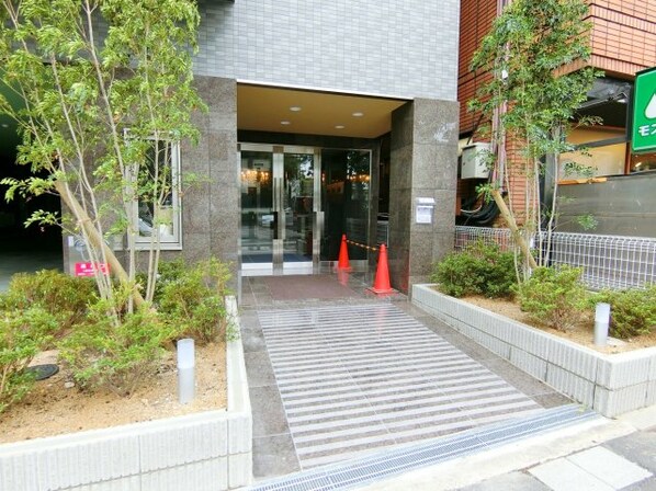 ロイヤルクィーンズパーク吹田片山町の物件外観写真